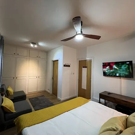 Top Floor Room In Baker St Лондон Экстерьер фото