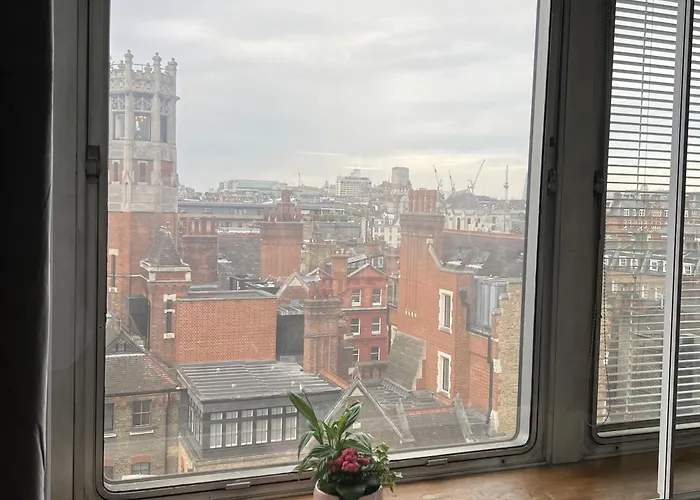 Top Floor Room In Baker St